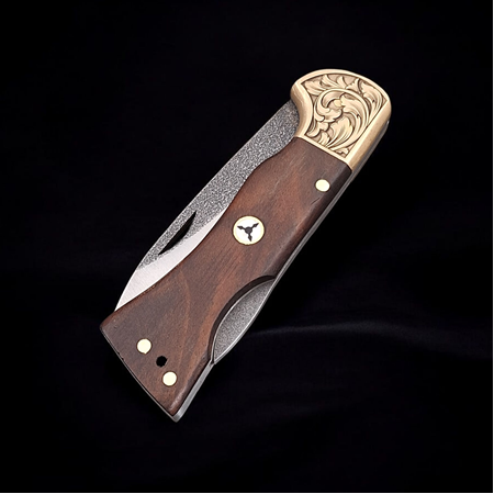 N690 Böhler Çelik Gravürlü Balçıklı Kilitli Yaylı Çakı | Dayanıklı El İşçiliği Çakı Modelleri