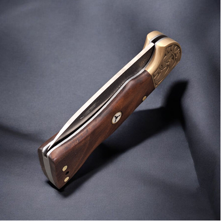 N690 Böhler Çelik Gravürlü Balçıklı Kilitli Yaylı Çakı | Dayanıklı El İşçiliği Çakı Modelleri