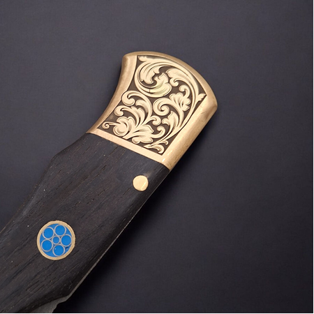 Her detayında doğa var: Gravürlü balçık , N690 çelik, kilitli yaylı mekanizma. Maceraya hazır mı