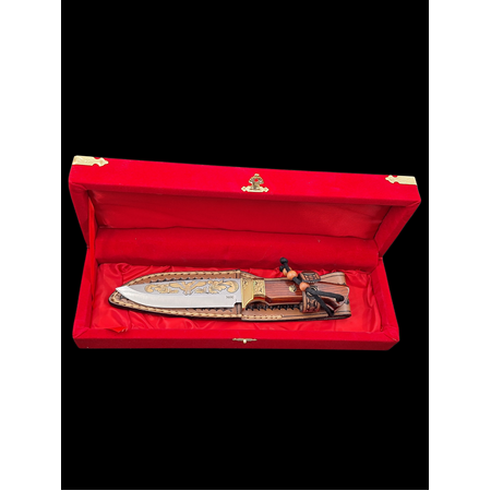 Koleksiyonerler İçin Özel Tasarım: N690 Çelik Altın İşlemeli Av Bıçağı